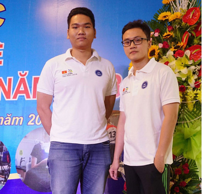 Cao Văn Minh (phải) và đồng đội Nguyễn Đức Lợi Cao Văn Minh (phải) và đồng đội Nguyễn Đức Lợi