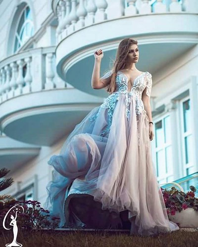  Với công việc là người mẫu, Trejsi Sejdini có nhiều thuận lợi khi bước vào cuộc thi Hoa hậu Hoàn vũ Albania.