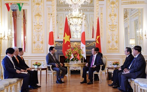  Chủ tịch nước Trần Đại Quang tiếp thân mật Chủ tịch Ủy ban điều hành Hạ viện Nhật Bản Keiji Furuya.