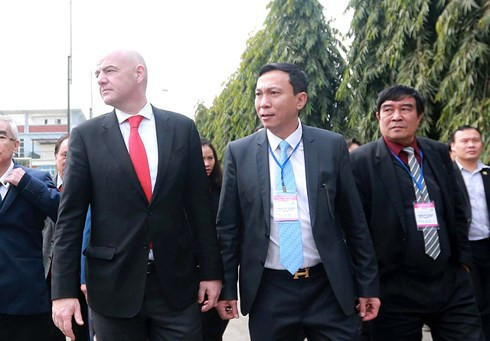 Ông Trần Quốc Tuấn (phó chủ tịch VFF - giữa) sẽ thôi không còn làm việc ở VFF theo dạng "biệt phái" kể từ đại hội VFF khóa 8 - Ảnh: NAM KHÁNH Ông Trần Quốc Tuấn (phó chủ tịch VFF - giữa) sẽ thôi không còn làm việc ở VFF theo dạng