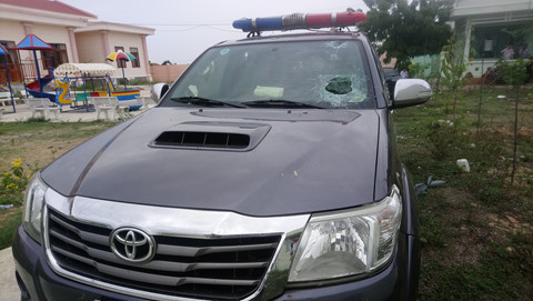 Xe của Cảnh sát bị những đối tượng quá khích đập phá ngày 10-6