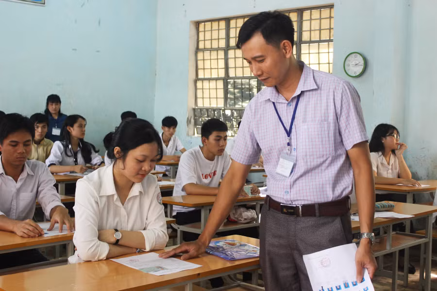 Em Nội tự tin, cố gắng đạt điểm cao trong kỳ thi THPT Quốc gia. Ảnh: N.T