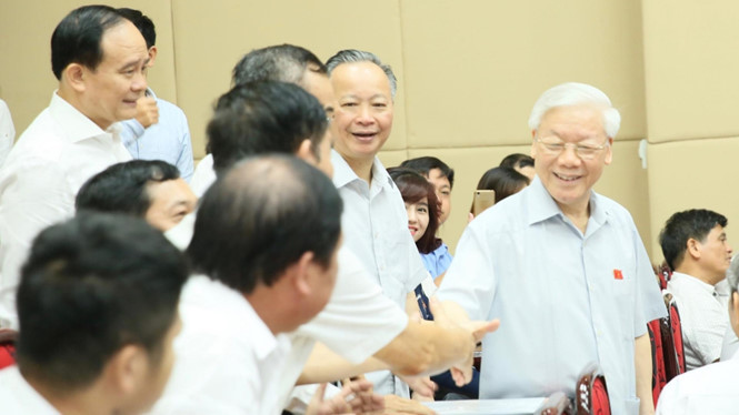 Tổng Bí thư Nguyễn Phú Trọng tại cuộc tiếp xúc cử tri sáng 17-6 Tổng Bí thư Nguyễn Phú Trọng tại cuộc tiếp xúc cử tri sáng 17-6