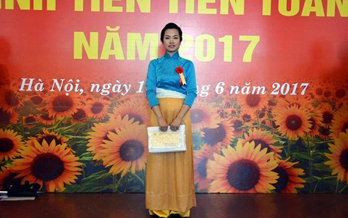 Chị Nguyễn Ánh Tuyết cũng đã phát hiện và trả lại tài sản của hành khách có giá trị gần 0,5 tỷ đồng.