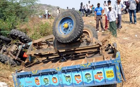 Một vụ tai nạn máy kéo tại Ấn Độ. (Ảnh minh họa: India TV)