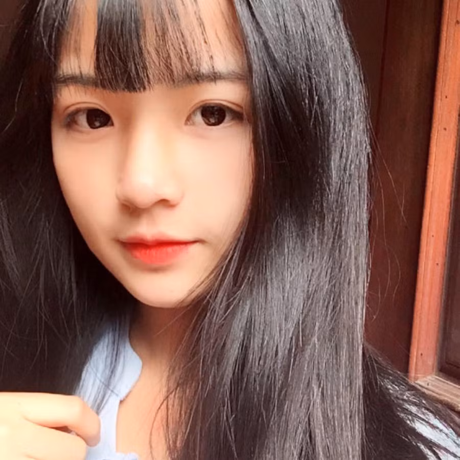  Mới đây, nữ sinh có gương mặt khả ái khiến cư dân mạng chú ý với bản cover 