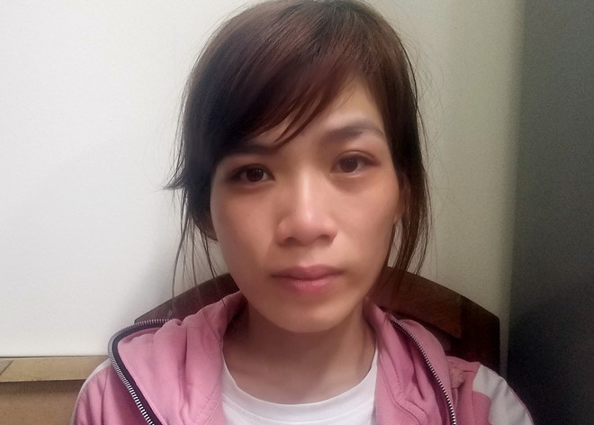 Nghi can Nguyễn Thị Hồng tại cơ quan công an.