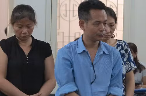 Bị cáo Dương và đồng phạm tại tòa sơ thẩm.