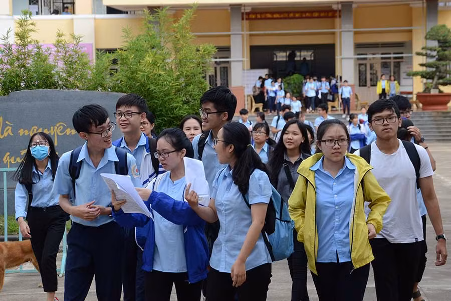 Bài thi môn tiếng Anh được nhiều thí sinh đánh giá là vừa sức. Ảnh: Phương Linh