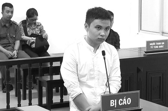  Nguyễn Đức Huy lãnh 3 năm 6 tháng tù do lừa đảo qua mạng