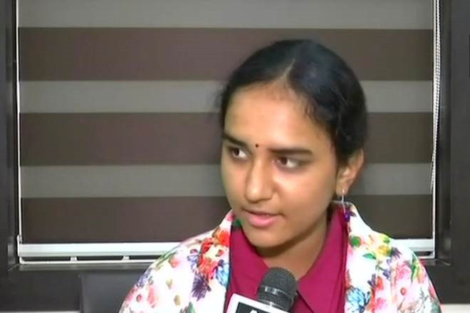 Thiếu nữ Kasibhatta Samhitha cho hay muốn làm việc trong ngành điện và đưa ngành này của Ấn Độ ngang tầm với phần còn lại của thế giới CHỤP MÀN HÌNH FINANCIAL EXPRESS