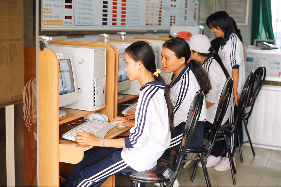 Tăng cường quản lý sử dụng dịch vụ trò chơi điện tử trực tuyến trong học sinh phổ thông. Ảnh: T.N
