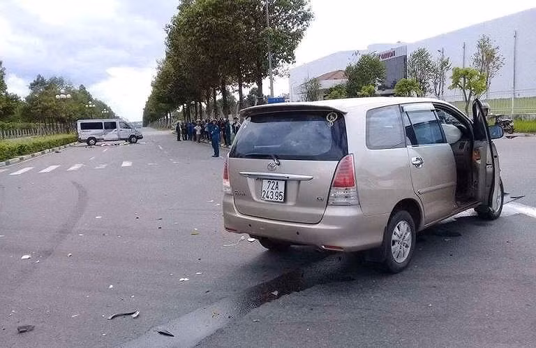 Hiện trường vụ tai nạn khiến 1 người chết, 5 người bị thương. Hiện trường vụ tai nạn khiến 1 người chết, 5 người bị thương.