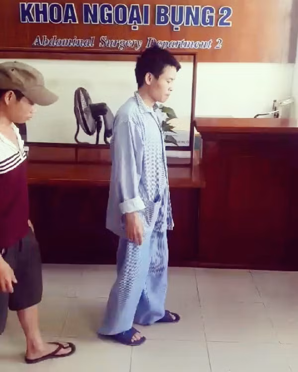 Bệnh nhân tập vận động trở lại sau phẫu thuật