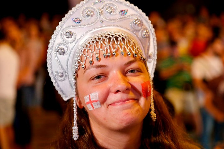  Nữ cổ động viên xinh đẹp của Anh.