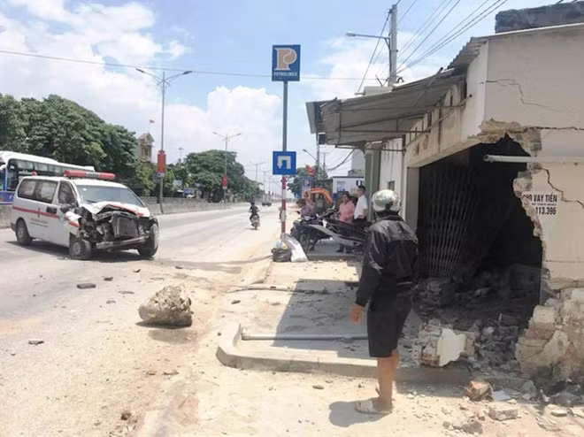 Hiện trường vụ tai nạn. Ảnh: Xuân Bảy.