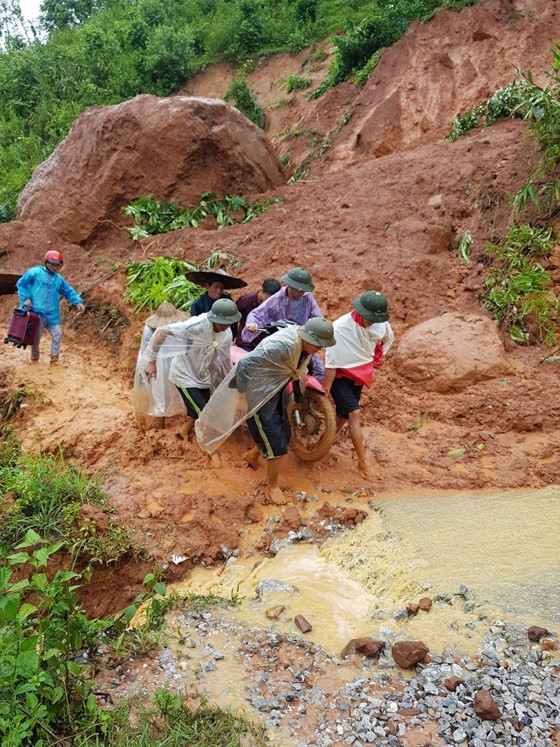 Các tuyến đường tỉnh lộ, huyện lộ tại Lai Châu bị sạt lở nặng nề, nhiều điểm vẫn chưa thể thông xe, đi lại cực kỳ gian khổ Các tuyến đường tỉnh lộ, huyện lộ tại Lai Châu bị sạt lở nặng nề, nhiều điểm vẫn chưa thể thông xe, đi lại cực kỳ gian khổ
