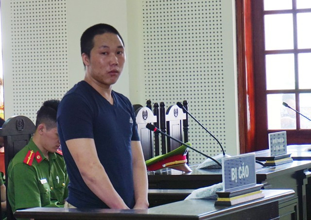 Thò Bá Nái tại phiên tòa phúc thẩm cấp cao. Đơn kháng cáo không được chấp nhận, Nái chỉ còn hi vọng sống duy nhất là gửi đơn xin Chủ tịch Nước ân giảm Thò Bá Nái tại phiên tòa phúc thẩm cấp cao. Đơn kháng cáo không được chấp nhận, Nái chỉ còn hi vọng sống duy nhất là gửi đơn xin Chủ tịch Nước ân giảm