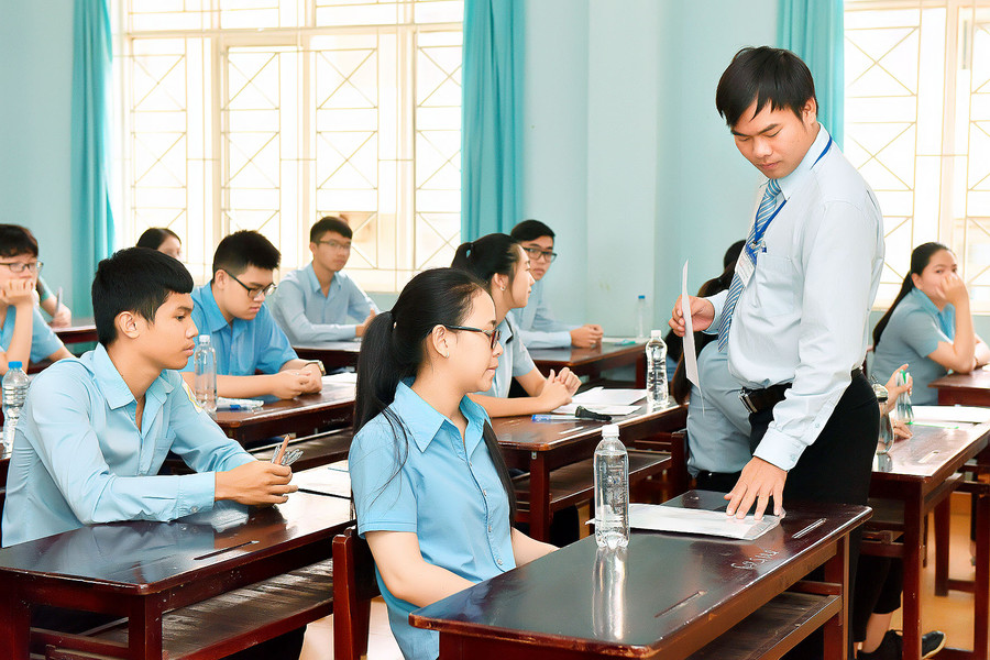 Trong kỳ thi THPT Quốc gia 2018, trên địa bàn tỉnh đã huy động gần 2.000 cán bộ, giáo viên, nhân viên y tế phục vụ kỳ thi.