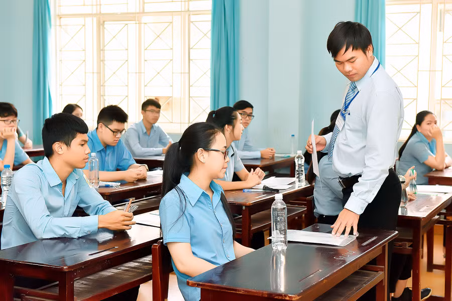 Trong kỳ thi THPT Quốc gia 2018, trên địa bàn tỉnh đã huy động gần 2.000 cán bộ, giáo viên, nhân viên y tế phục vụ kỳ thi.