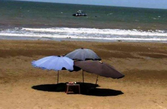 Thi thể du khách xấu số tử vong do đuối nước khi đi tắm biển ở bãi biển Hải Tiến