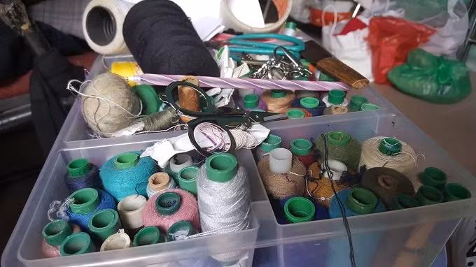  Đồ nghề của bà Hồng. 