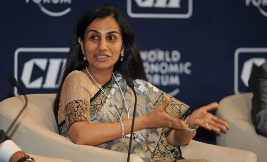  Chân dung bà Chanda Kochhar - Chủ tịch ngân hàng ICICI, Ấn Độ, được tạp chí Forbes liệt kê trong danh sách 100 người phụ nữ thành đạt nhất thế giới.