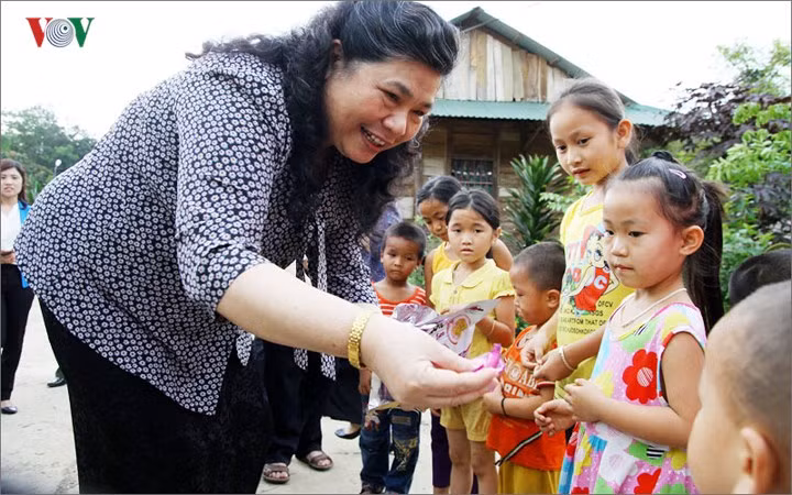 Những năm qua, trẻ em đã nhận được nhiều sự quan tâm của Đảng và Nhà nước. Tuy nhiên, trẻ em ở vùng cao Lai Châu vẫn còn nhiều thiệt thòi.
