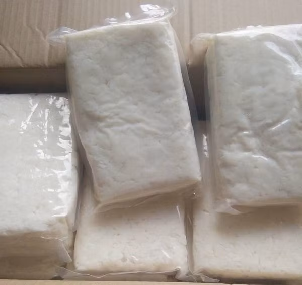 1 kg thạch thô có thể nấu ra 12-14kg thạch thành phẩm 1 kg thạch thô có thể nấu ra 12-14kg thạch thành phẩm