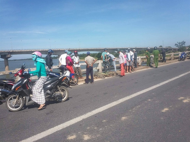 Cầu Câu Lâu, nơi nam thanh niên nhảy cầu tự tử. Cầu Câu Lâu, nơi nam thanh niên nhảy cầu tự tử.