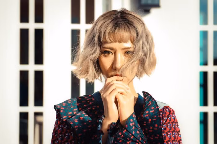 Và cũng không thể đứng ngoài trào lưu để mái trên lông mày.