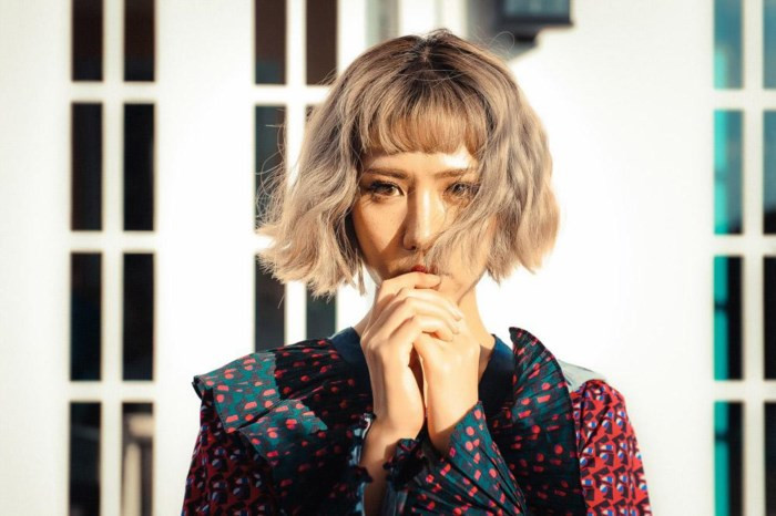 Và cũng không thể đứng ngoài trào lưu để mái trên lông mày.