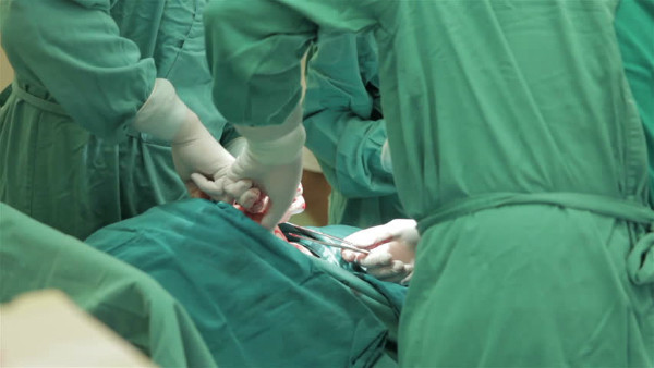 Nhiều phẫu thuật phụ khoa sẽ gây đau hoặc khó chịu cho bệnh nhân. Ảnh: shutterstock Nhiều phẫu thuật phụ khoa sẽ gây đau hoặc khó chịu cho bệnh nhân. Ảnh: shutterstock