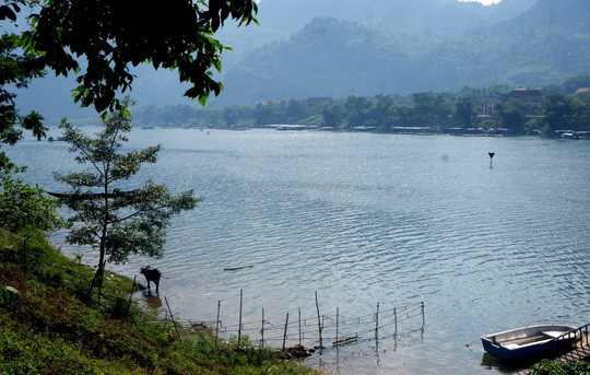 Bên bờ sông Son Bên bờ sông Son