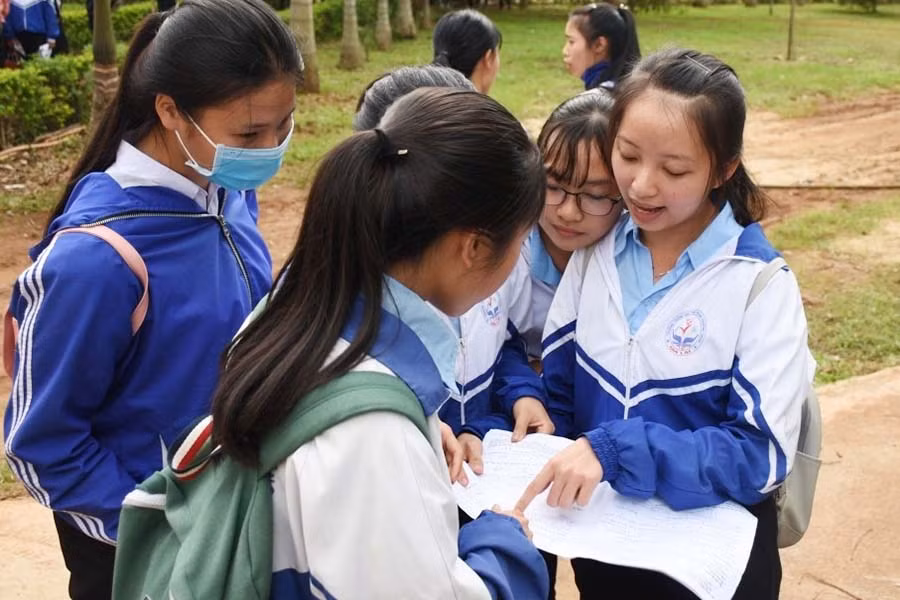 1 Thí sinh kém vui sau bài thi KHTN. Ảnh: Nguyễn Tú