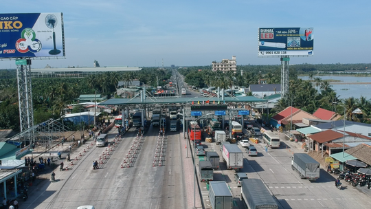 Quốc hội đã thông qua Nghị quyết yêu cầu rà soát toàn bộ hệ thống trạm thu phí BOT giao thông và sớm xử lý dứt điểm tồn tại, bất cập, vướng mắc trên cơ sở bảo đảm hài hòa lợi ích của người dân, Nhà nước và nhà đầu tư. Quốc hội đã thông qua Nghị quyết yêu cầu rà soát toàn bộ hệ thống trạm thu phí BOT giao thông và sớm xử lý dứt điểm tồn tại, bất cập, vướng mắc trên cơ sở bảo đảm hài hòa lợi ích của người dân, Nhà nước và nhà đầu tư.