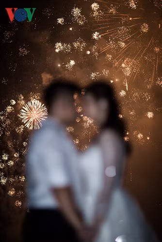 Những góc ảnh không thể ấn tượng hơn trong không gian lãng mạn từ màn trình diễn pháo hoa của đội Italy.