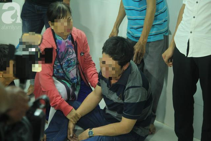 Ông D. gào khóc gọi tên con.