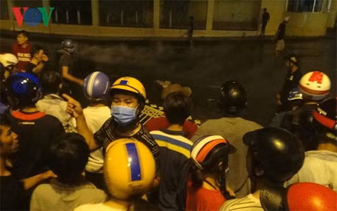  Manh động và quá khích không phải là việc làm hợp lý, đúng đắn.