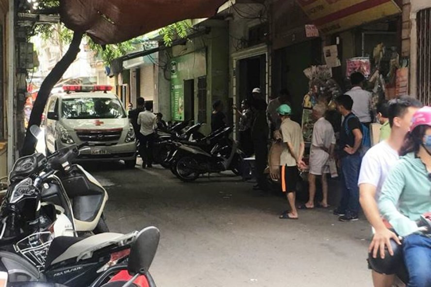 Hiện trường xảy ra vụ việc trên phố Nguyễn Phúc Lai (Đống Đa).  Hiện trường xảy ra vụ việc trên phố Nguyễn Phúc Lai (Đống Đa).