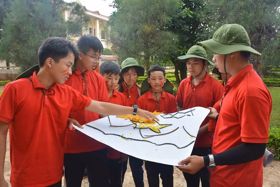 Thử thách ghép tranh Tôi yêu Tổ quốc.