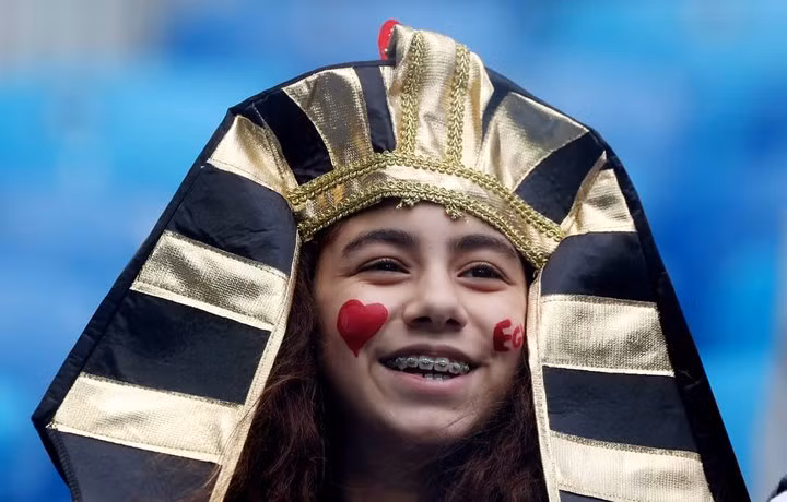 Không ai không nhận ra fan của Ai Cập trong bộ trang phụ Pharaoh này.