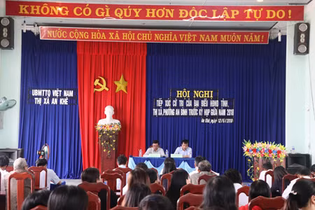 Quang cảnh buổi tiếp xúc cử tri tại phường An Bình (thị xã An Khê). Ảnh: Ngọc Minh