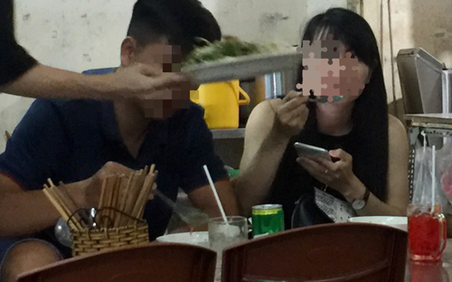 Nước ngọt được nhiều người sử dụng trong những bữa ăn thông thường - Ảnh - Hồng Phương  Nước ngọt được nhiều người sử dụng trong những bữa ăn thông thường - Ảnh - Hồng Phương