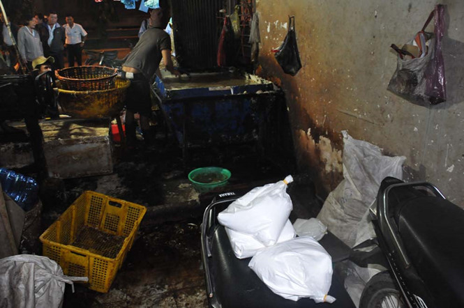  Hóa chất để từng bao trong nhà