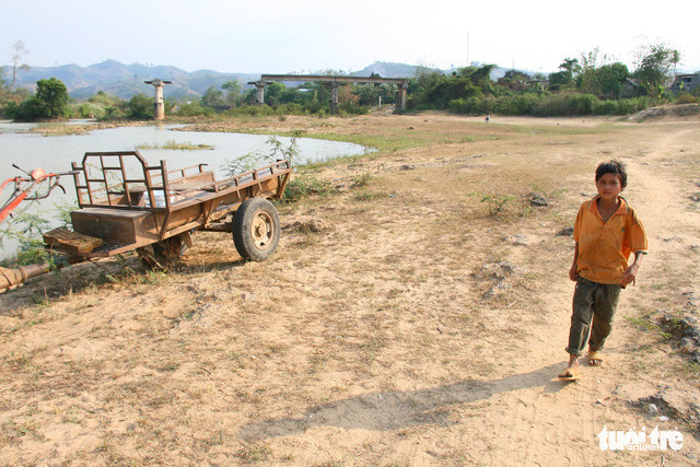 Năm 2017, người dân Đắk Lắk bị ảnh hưởng do hạn hán khá nặng nề, đặc biệt tại hai huyện Buôn Đôn, Ea Súp. (ảnh nguồn: TTO) Năm 2017, người dân Đắk Lắk bị ảnh hưởng do hạn hán khá nặng nề, đặc biệt tại hai huyện Buôn Đôn, Ea Súp.