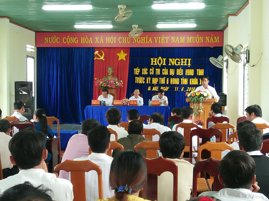 Quang cảnh buổi tiếp xúc cử tri. Ảnh: T.D