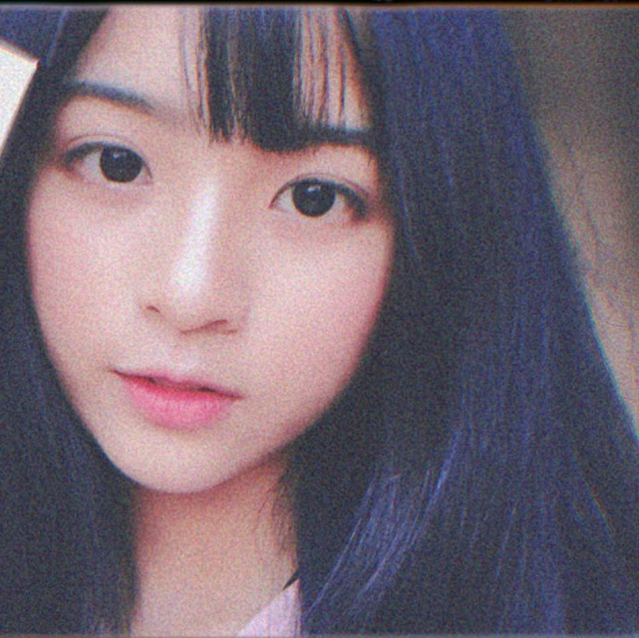 THPT chuyên Phan Bội Châu là ngôi trường có rất nhiều nữ sinh đa tài. Trước đó, nhiều người đã biết tới và ngưỡng mộ Khánh Vy - 