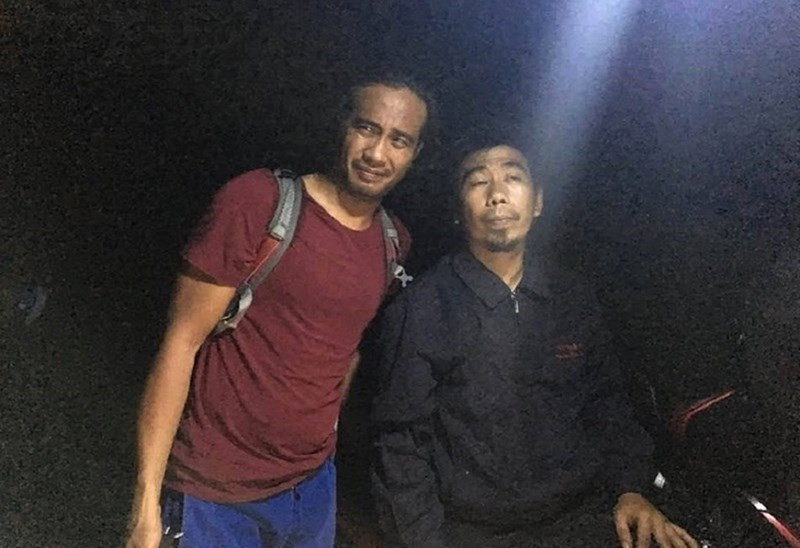 Du khách người Philippines đi lạc trong rừng được ngư dân cứu. Ảnh: HH.