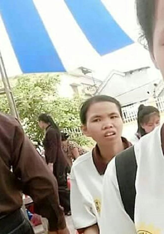 Đã 4 ngày trôi qua, nhưng gia đình vẫn chưa có thông tin về con gái. Đã 4 ngày trôi qua, nhưng gia đình vẫn chưa có thông tin về con gái.